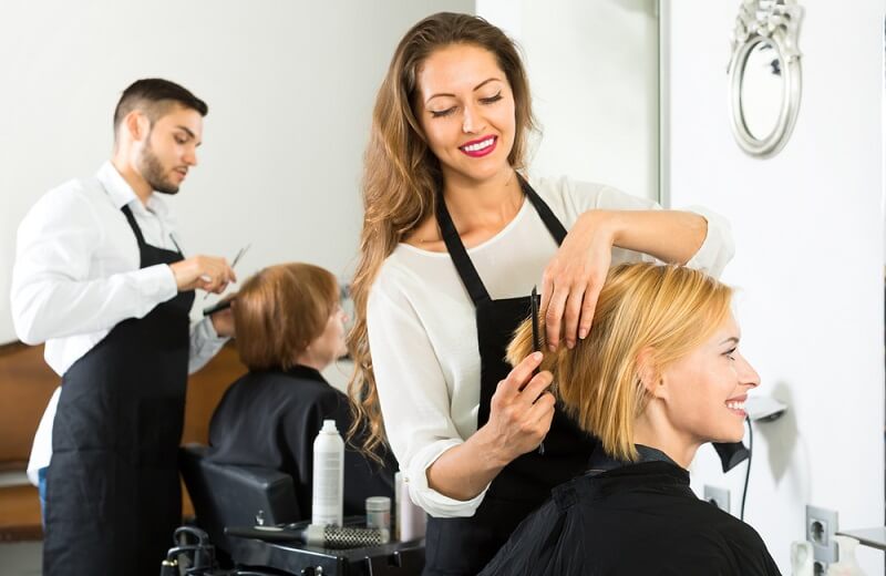 Học cắt tóc nữ thỏa sức đam mê và sáng tạo