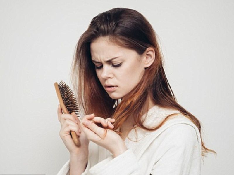 Chế độ dinh dưỡng không hợp lý là nguyên nhân gây ra rụng tóc 
