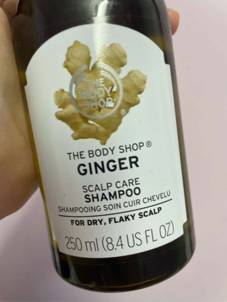 Dầu gội Ginger Scalp Care có giá bán 280.000 đồng chai 250ml