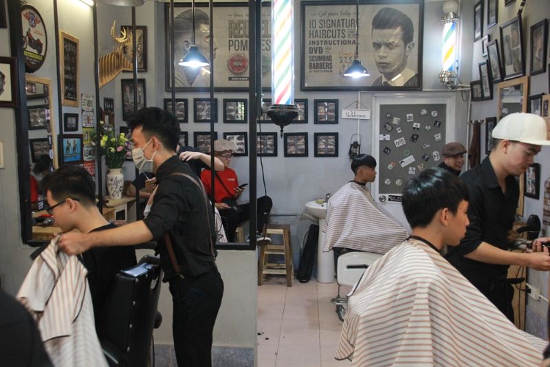 Tiệm cắt tóc nam “xịn xò” Me Dốt Barbershop