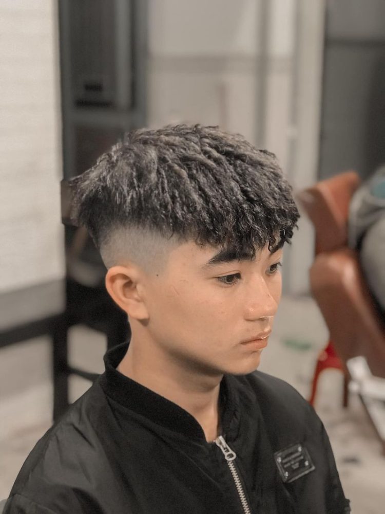 Kiểu tóc Mullet uốn con sâu